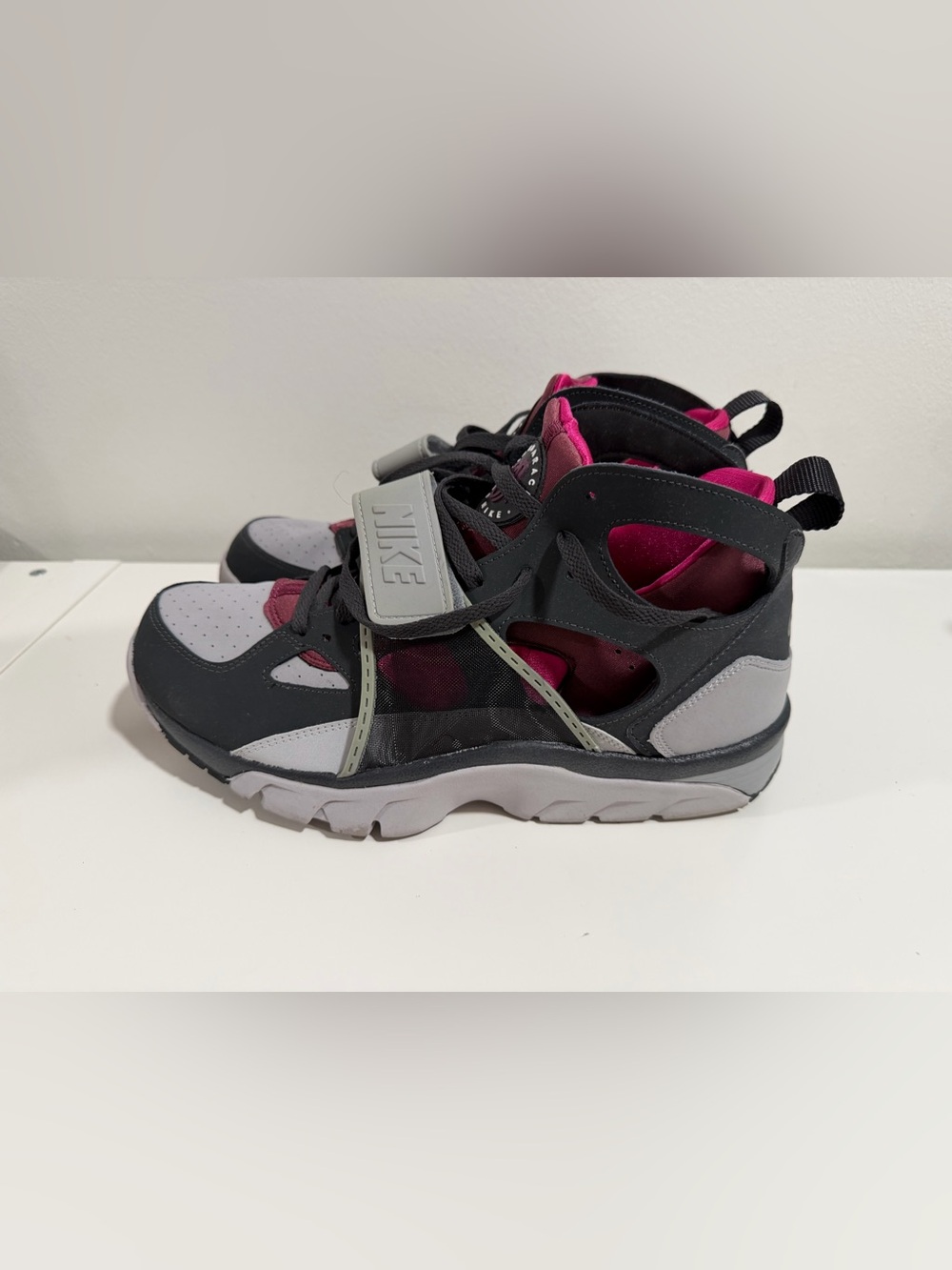 Nike air trainer huarache Grey Athletic Shoes